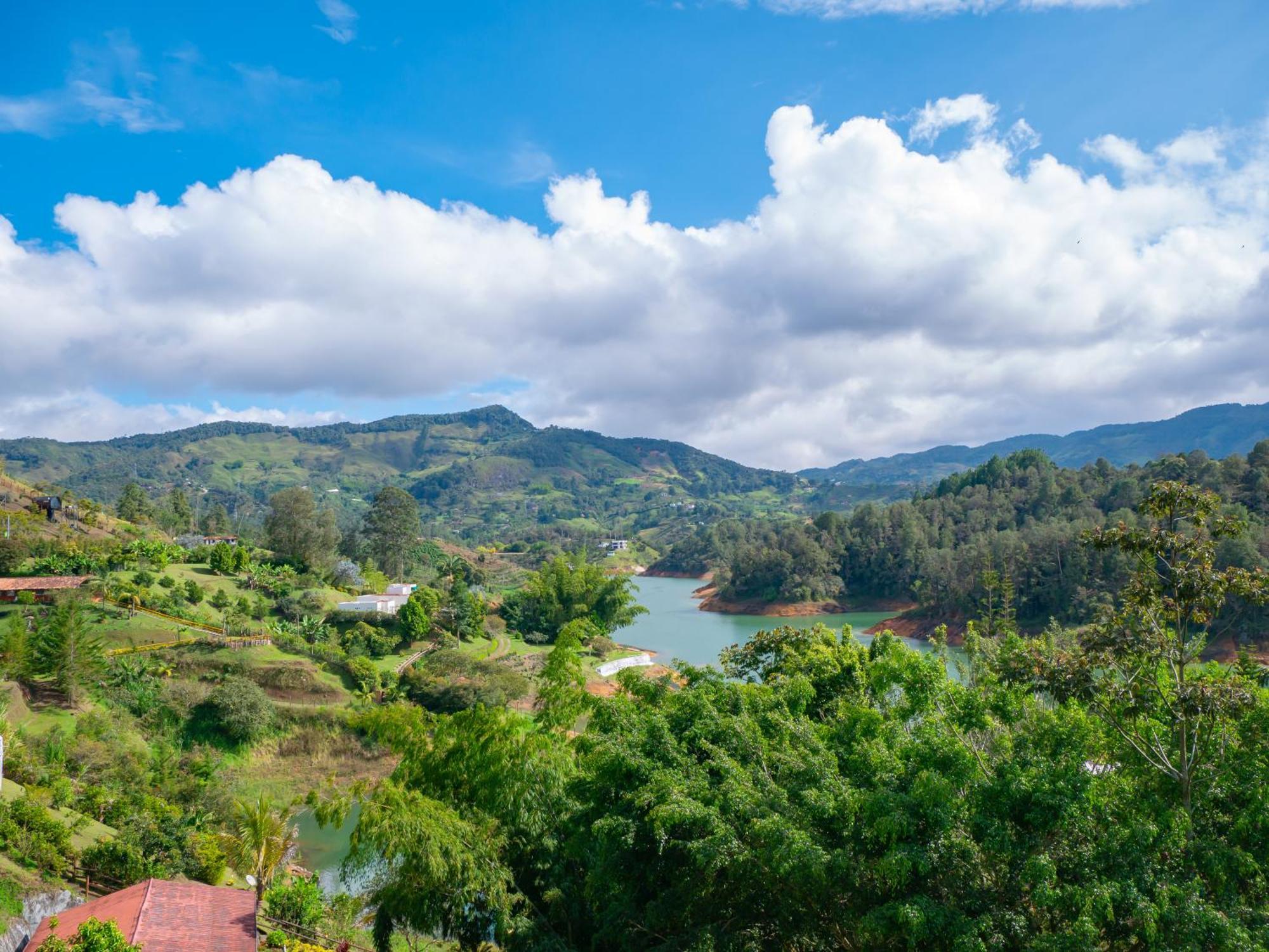 Hermosa Casa De Campo En Guatape Exterior photo